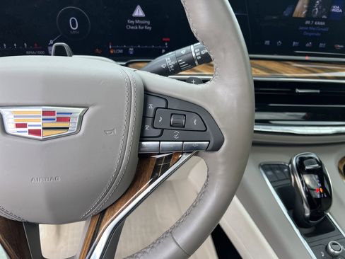 Used 2024 Cadillac Escalade Premium Luxury Platinum w/ LPO, Floor Liner Package AWD/4WD image 18