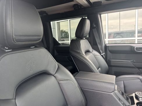 New 2025 Ford Bronco Badlands image 12
