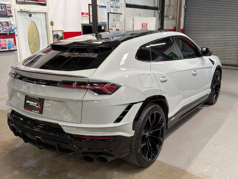 Used 2024 Lamborghini Urus S AWD/4WD image 4