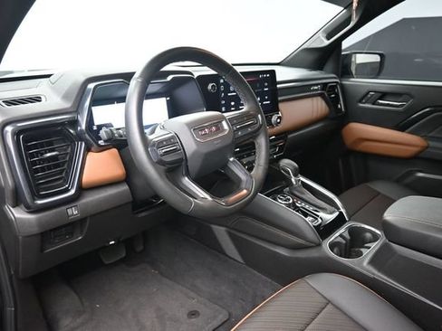 Used 2025 GMC Canyon AT4 w/ Nightfall Edition AWD/4WD image 16