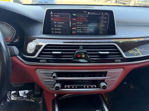 Used 2022 BMW 740i xDrive w/ M Sport Package image 20