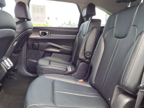 Certified 2024 Kia Sorento EX AWD/4WD image 11
