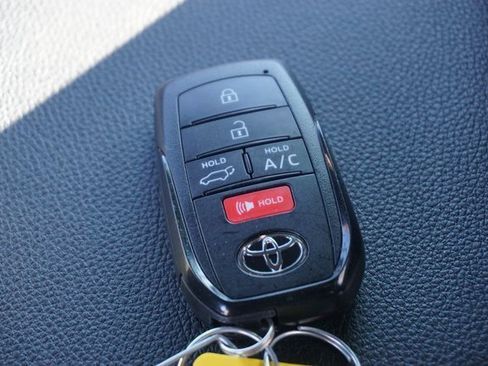 Used 2024 Toyota bZ4X XLE image 18