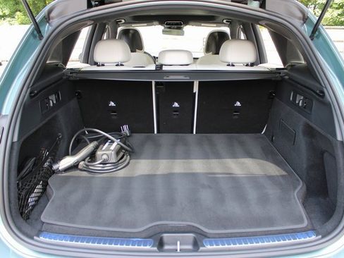 Used 2025 Mercedes-Benz GLC 350e GLC 350e 4MATICﾮ w/ AMG Line image 12