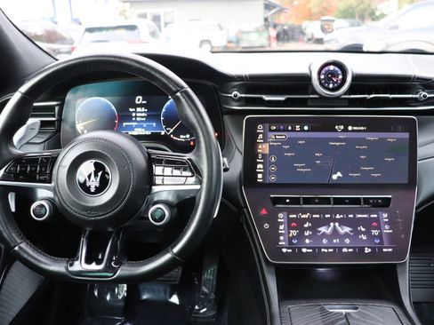Used 2023 Maserati Grecale GT image 17