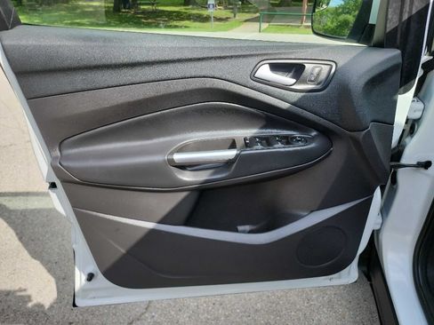 Used 2018 Ford Escape SE FWD image 12