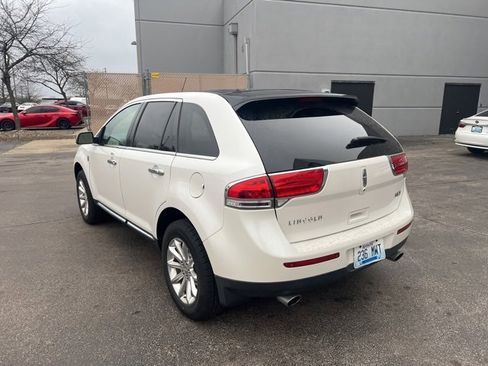 Used 2012 Lincoln MKX FWD image 5