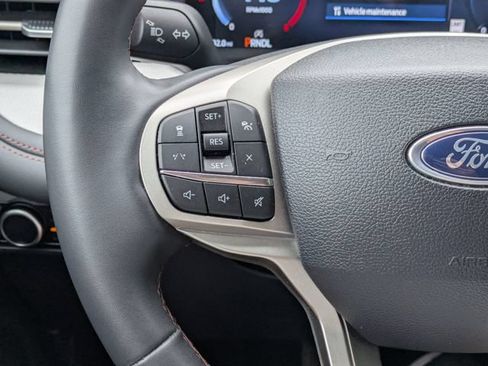 Used 2025 Ford Explorer Active RWD image 18