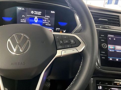 Used 2023 Volkswagen Tiguan SE AWD/4WD image 24