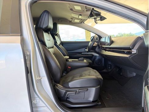 Used 2023 Nissan Ariya FWD image 14