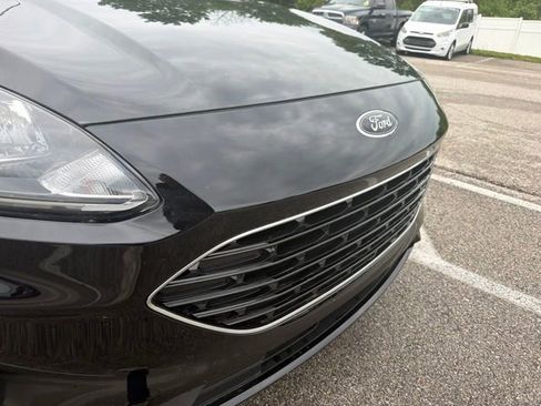 Used 2022 Ford Escape SEL w/ SEL Stealth AWD Package image 9