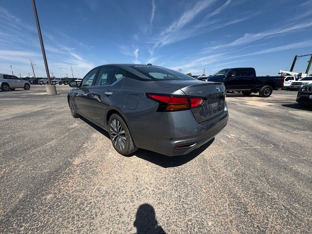 Used 2025 Nissan Altima 2.5 SV FWD image 4