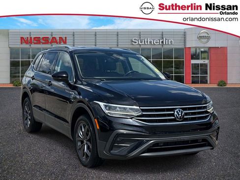 Used 2022 Volkswagen Tiguan SE AWD/4WD image 1
