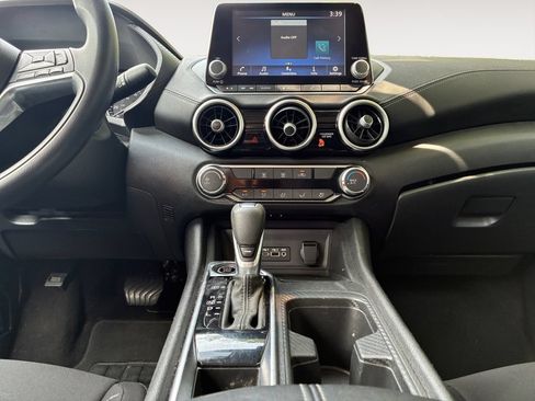 Used 2024 Nissan Sentra SV FWD image 11