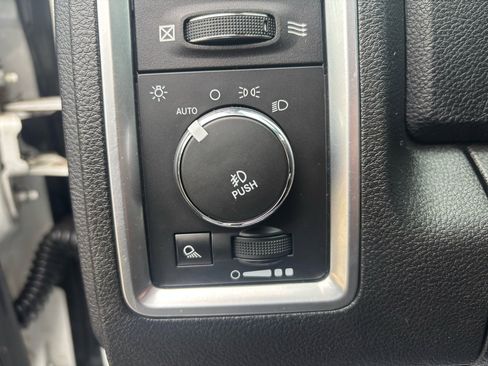 Used 2014 RAM 1500 Limited image 16