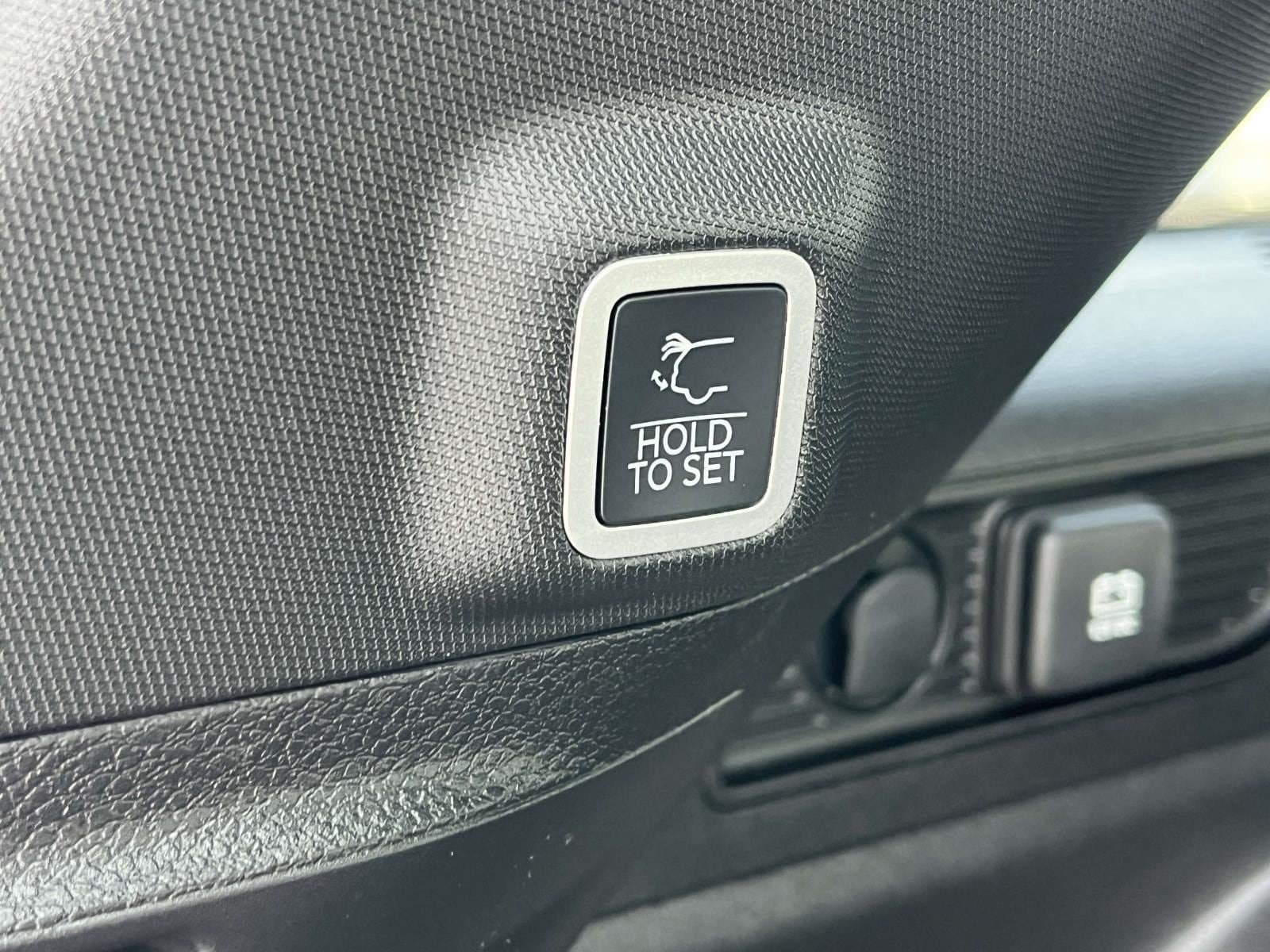 New 2026 Jeep Grand Cherokee Altitude AWD/4WD image 5