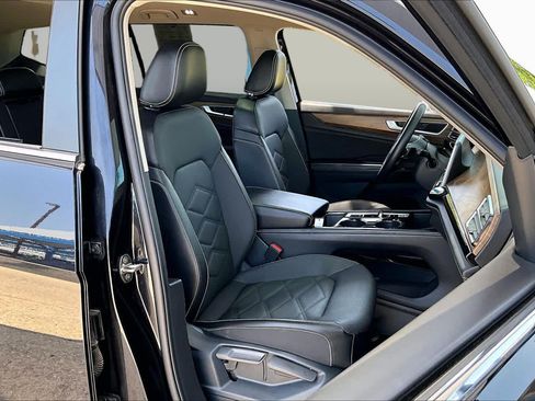 Used 2024 Volkswagen Atlas SE FWD image 9