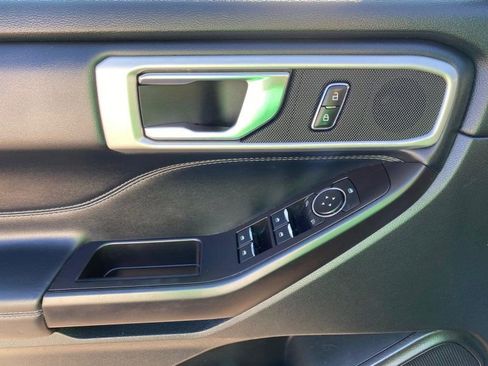Used 2020 Ford Explorer XLT w/ Equipment Group 202A image 14