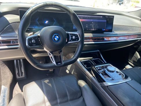 Used 2023 BMW i7 xDrive60 w/ Parking Assistance Package AWD/4WD image 10