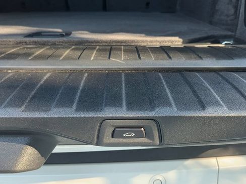 Certified 2025 BMW X5 xDrive40i w/ Parking Assistance Package AWD/4WD image 31
