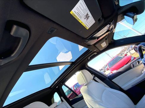 Used 2022 BMW X5 xDrive40i w/ M Sport Package image 14