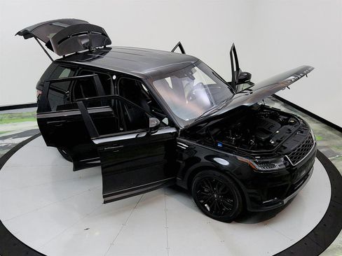 Used 2020 Land Rover Range Rover Sport SE image 37