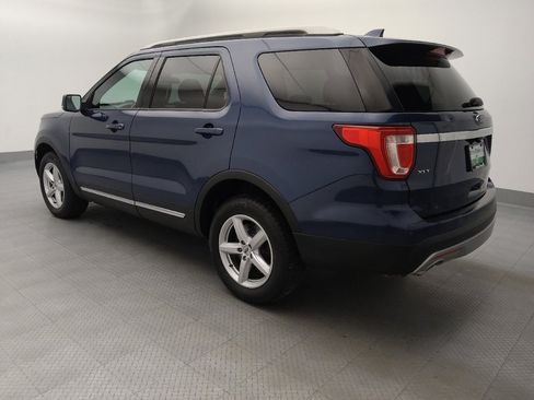 Used 2017 Ford Explorer XLT AWD/4WD image 3