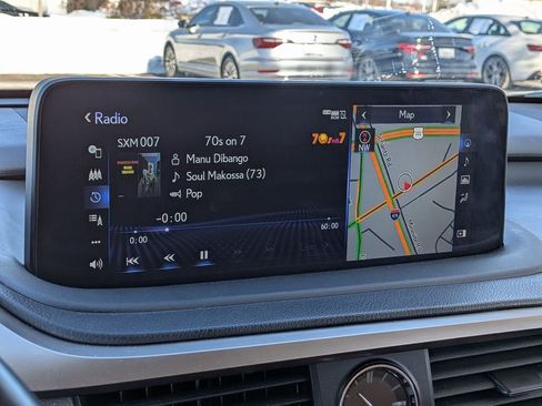 Used 2021 Lexus RX 350L Premium w/ Premium Package image 17