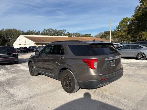 Used 2021 Ford Explorer XLT w/ Equipment Group 202A image 3