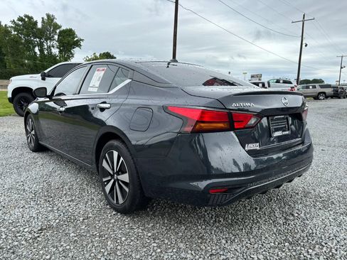 Used 2022 Nissan Altima 2.5 SV FWD image 10
