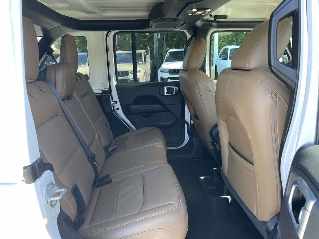 Certified 2023 Jeep Wrangler Unlimited Sahara w/ LED Lighting Group AWD/4WD image 17
