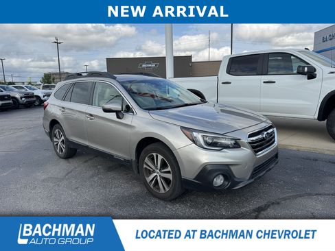 Used 2018 Subaru Outback 3.6R Limited AWD/4WD image 2