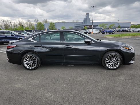 Used 2025 Lexus ES 300h Ultra Luxury w/ Accessory Package (Z2) image 21