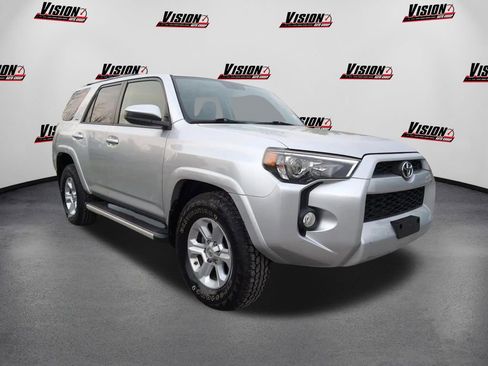 Used 2019 Toyota 4Runner SR5 image 3