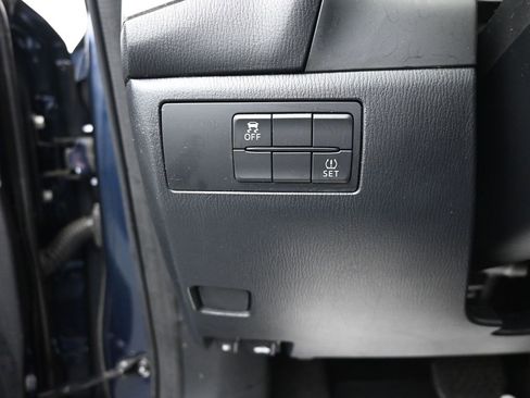 Used 2018 MAZDA MAZDA3 Touring image 20