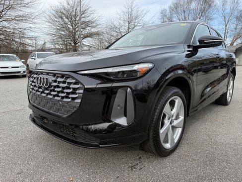 New 2025 Audi Q5 Premium Plus image 24