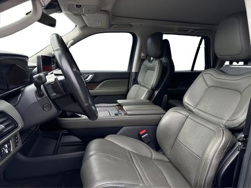 Used 2022 Lincoln Navigator Black Label image 11