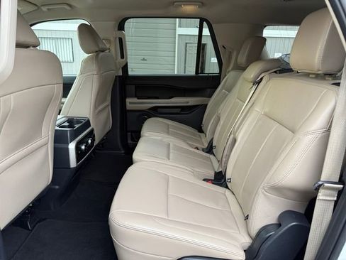 Used 2024 Ford Expedition Max XLT image 26