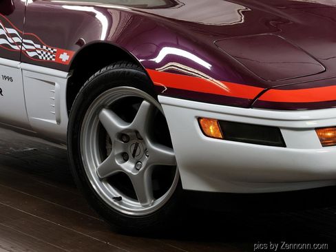 Used 1995 Chevrolet Corvette Convertible RWD image 3