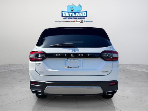 New 2026 Honda Pilot Touring image 4
