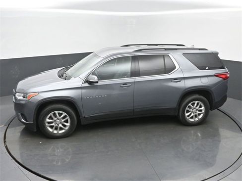 Used 2020 Chevrolet Traverse LT w/ Driver Confidence II Package image 41