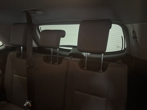 Used 2017 Toyota Highlander LE image 17