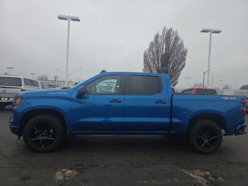 Used 2022 Chevrolet Silverado 1500 Custom image 3