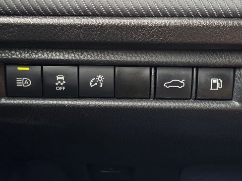 Used 2025 Toyota Camry SE FWD image 25