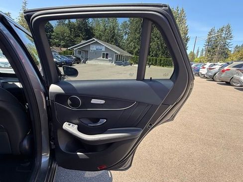 Used 2022 Mercedes-Benz GLC 300 4MATIC image 28