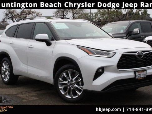 Used 2023 Toyota Highlander Limited image 1