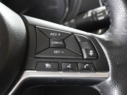 Used 2018 Nissan Rogue SV w/ Premium Package AWD/4WD image 25