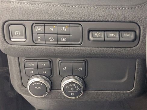 Used 2023 GMC Yukon Denali image 16