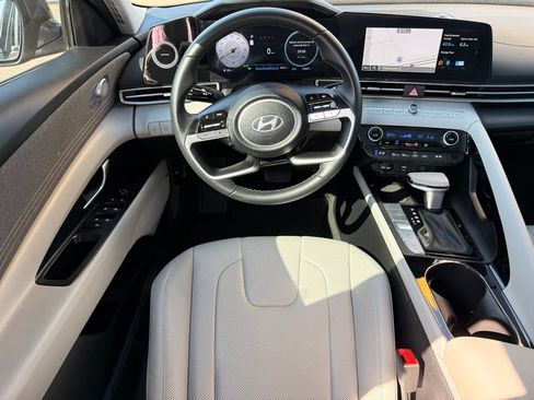 Used 2024 Hyundai Elantra Limited FWD image 38