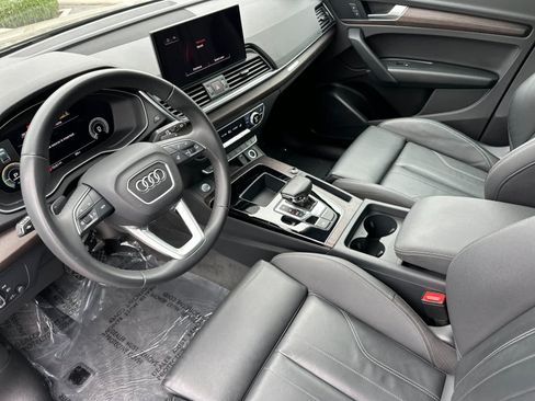 Used 2023 Audi Q5 e Premium w/ Convenience Package AWD/4WD image 11